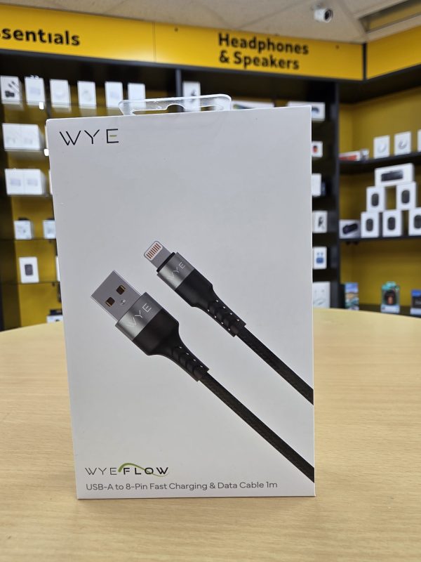 USB-A to 8-Pin Fast Charging & Data Cable 1m