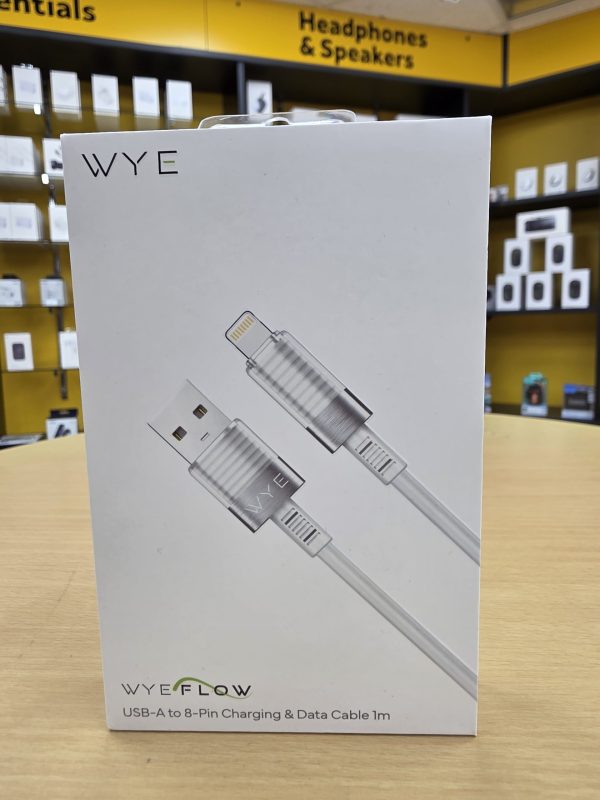 20251017_112910 USB-A to 8-Pin Fast Charging & Data Cable 1m