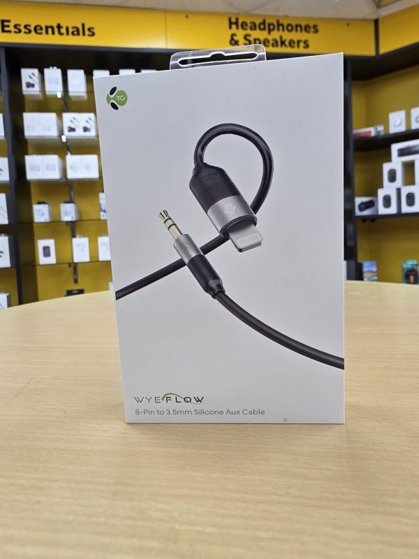 20251017_114518 8-Pin to 3.5mm Silicone Aux Cable
