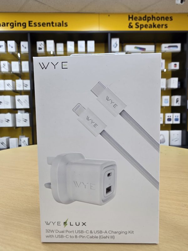 32W Dual Port USB-C & USB-A Charging Kit with USB-C to 8-Pin Cable (GaN 111)